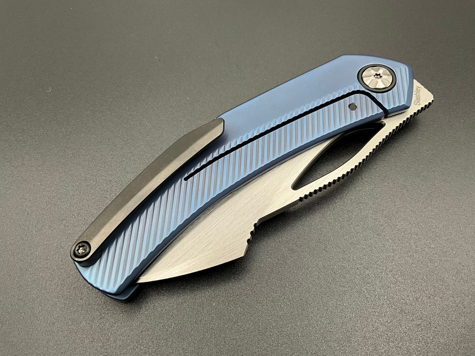 Slashley Blue Ano/Black